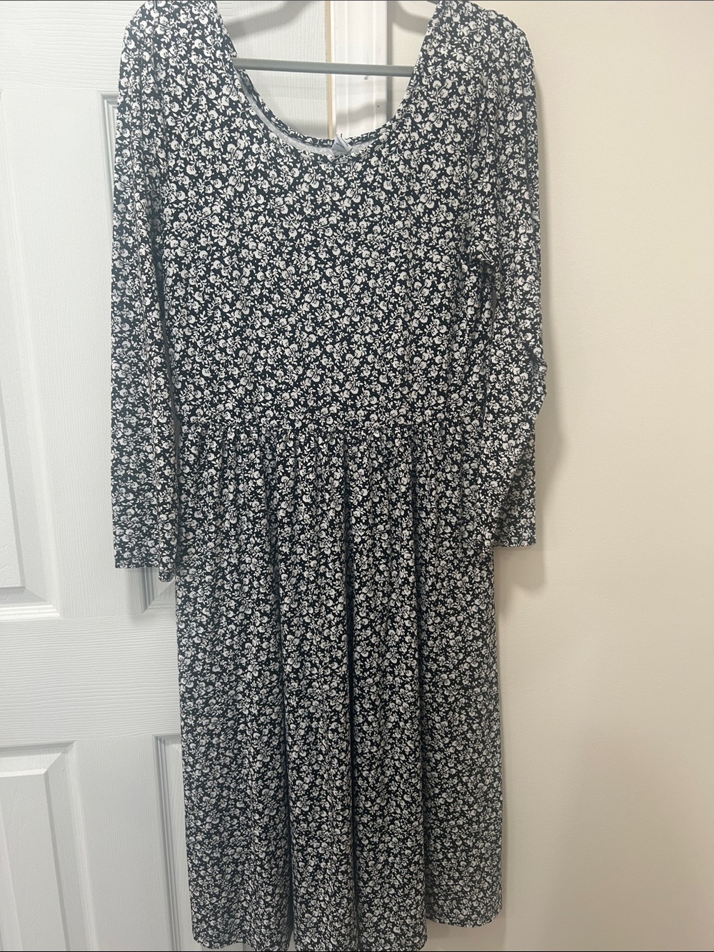 Old Navy Whimsigoth Ditsy Floral Scoop Neck Midi Dress